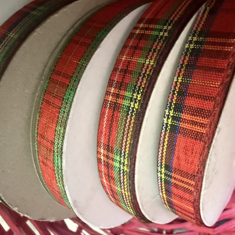 Κορδέλα ύφασμα χριστουγεννιάτικο καρώ φαρδιά 19mm φάρδος 50m μήκος