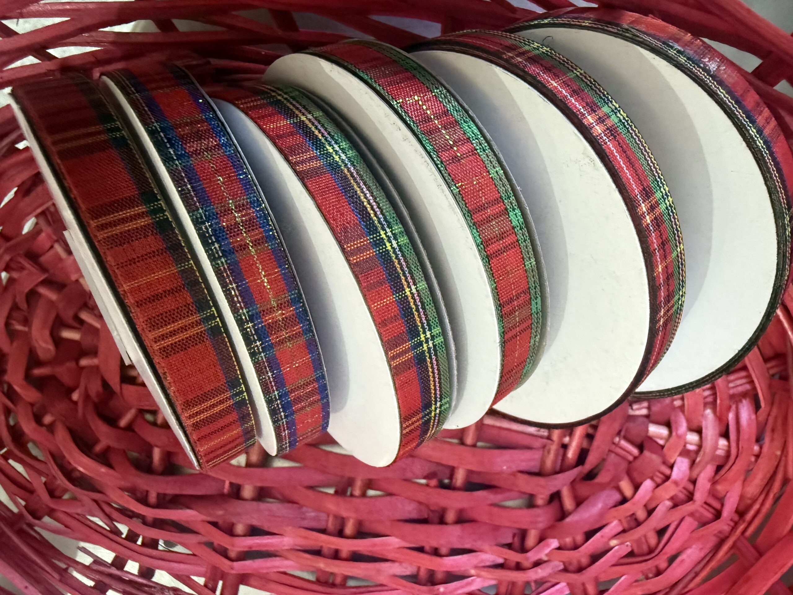 Κορδέλα Χριστουγεννιάτικη καρώ 12mm 50mφάρδος, 50m μήκος.